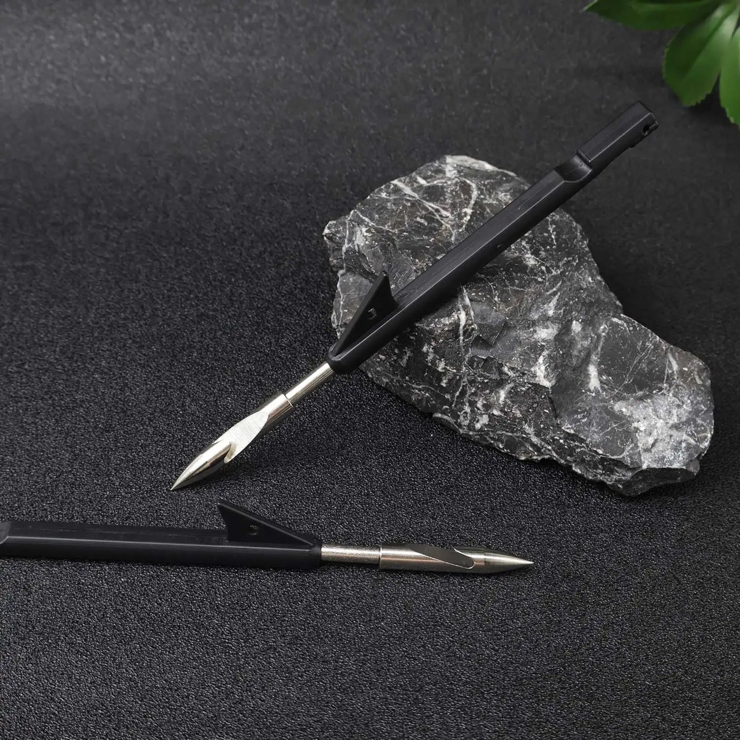 High-Performance Outdoor Hunting Fishing Spear, Professional Shooting Slingshot, Stainless Steel Arrow Fishing Accessories.